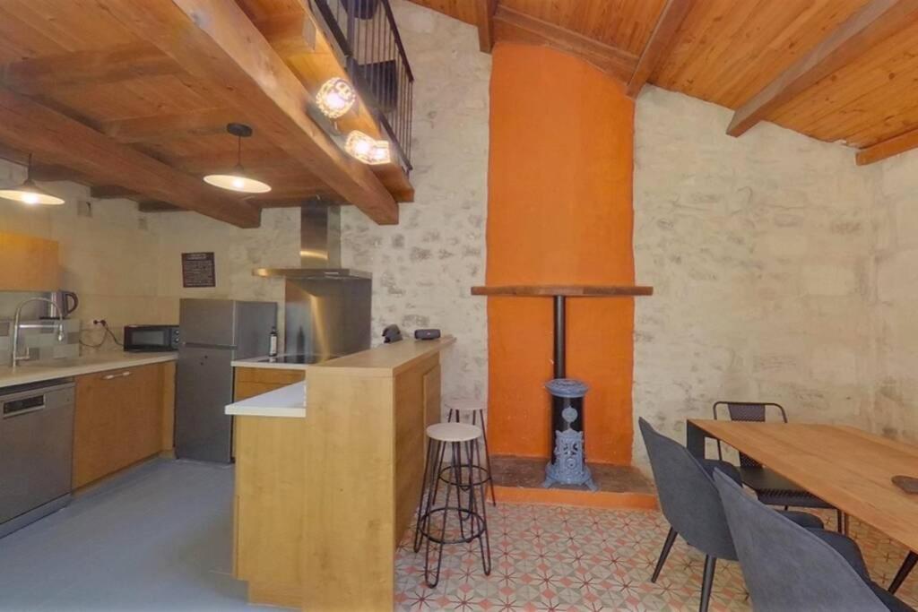 Ferienwohnung Maison De Charme Dans Le Centre Historique , Wifi Clim 6 Pers Calme Et Confort Arles Exterior foto